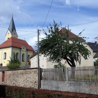 Kirche und alter Pfarrhof - "alter" Zustand