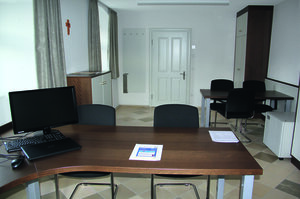 Das Pfarrb�ro dient dem Stellvertreter des Pfarrers als Dienstzimmer. Bild: Josef B�hm