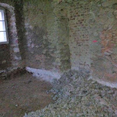 2017-12 Keller Innenputz abeschlagen