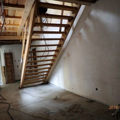 2018-10 z15_innen alles verputzt u. Estrich eingebaut