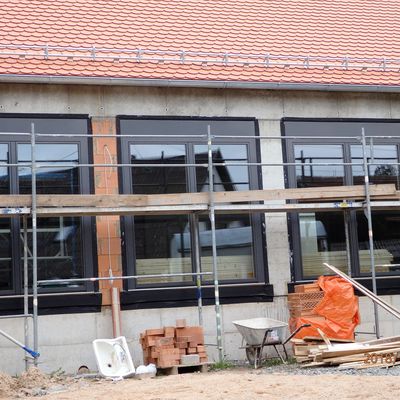 2018-10 w65_Fensterfront des Neubaus