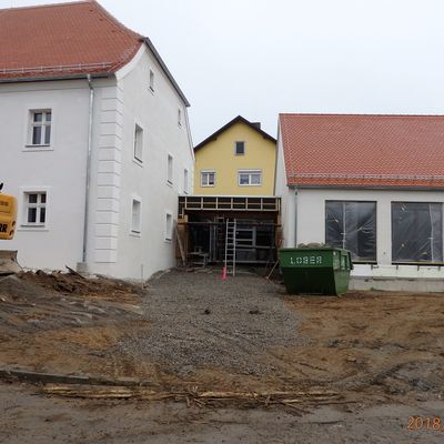 2018-12 _23 Haupteingang wird vert�felt